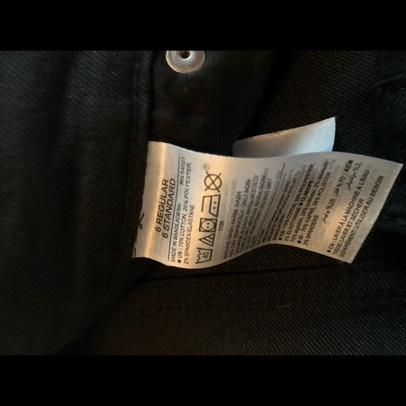 Old Navy Black Curvy Straight Leg Jeans - Picture 4 of 4